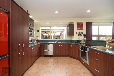 Photo of property in 54 John F Kennedy Drive, Milson, Palmerston North, 4414