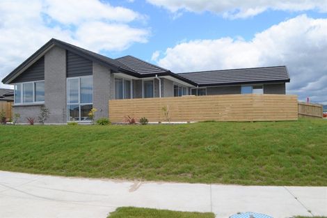 Photo of property in 2 Bill Miller Drive, Papamoa, 3118