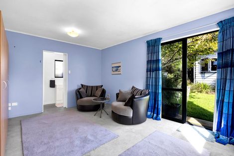 Photo of property in 10 Allan Road, Burgess Park, New Plymouth, 4371