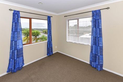 Photo of property in 63c Redoubt Road, Goodwood Heights, Auckland, 2105