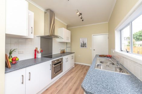 Photo of property in 14 Carlton Avenue, Gonville, Whanganui, 4501