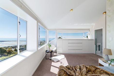 Photo of property in 12 Belleview Terrace, Mount Pleasant, Christchurch, 8081