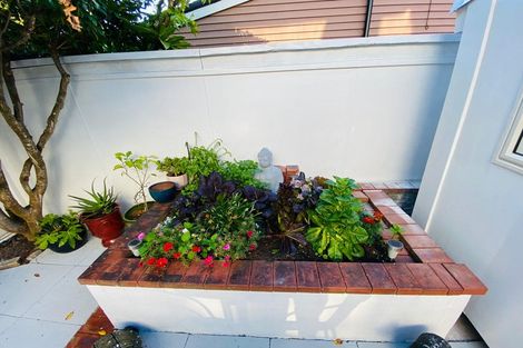 Photo of property in 8b Wai-iti Crescent, Woburn, Lower Hutt, 5010