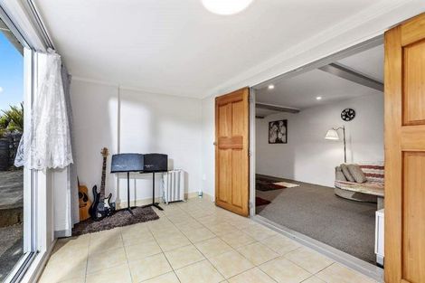 Photo of property in 89 East Coast Road, Castor Bay, Auckland, 0620