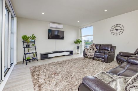Photo of property in 67 Sapwood Crescent, Takanini, 2110