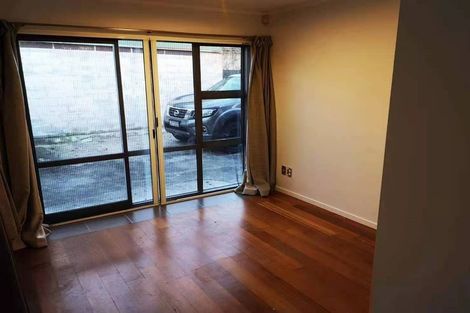 Photo of property in 30 Mander Place, Bucklands Beach, Auckland, 2012