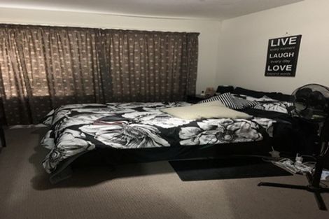 Photo of property in 2/15 Avonhead Road, Avonhead, Christchurch, 8042