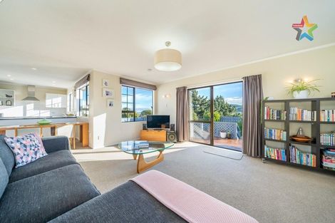 Photo of property in 27 Kaitangata Crescent, Kelson, Lower Hutt, 5010