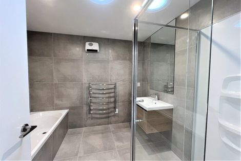 Photo of property in 27 Whimbrel Road, Flat Bush, Auckland, 2019