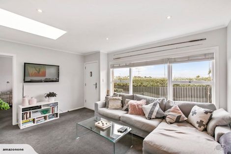 Photo of property in 2/52 Church Street, Northcote Point, Auckland, 0627