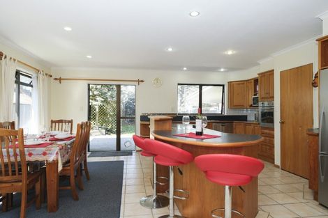 Photo of property in 15 Windsor Street, Dannevirke, 4930