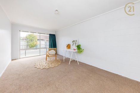 Photo of property in 2/17 Berwyn Avenue, Takanini, 2112