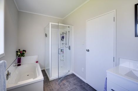 Photo of property in 4 Barnett Place, Pirimai, Napier, 4112