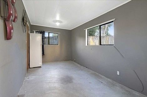 Photo of property in 21 Pankhurst Place, Sunnyvale, Auckland, 0612