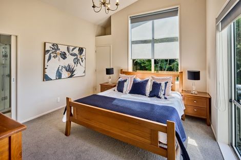 Photo of property in 21 Arahiwi Grove, Tirohanga, Lower Hutt, 5010
