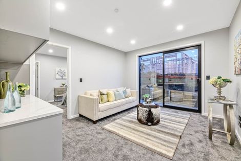 Photo of property in 24 Hooten Place, Oteha, Auckland, 0632