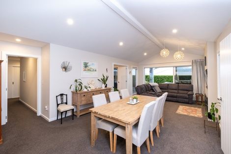 Photo of property in 6 Whittaker Place, Havelock North, 4130