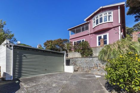Photo of property in 124 Sutherland Road, Melrose, Wellington, 6023