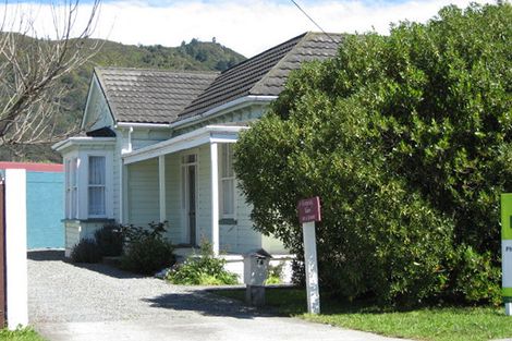 Photo of property in 18 Buller Street, Picton, 7220