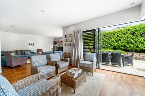 Photo of property in 32 English Oak Drive, Schnapper Rock, Auckland, 0632