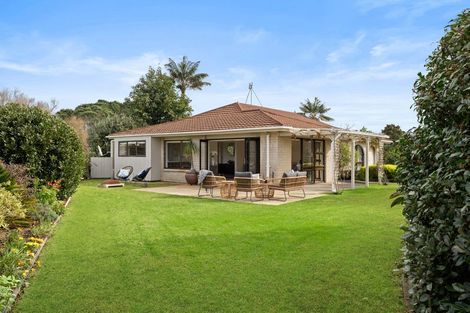 Photo of property in 2 Edgewater Grove, Orewa, 0931