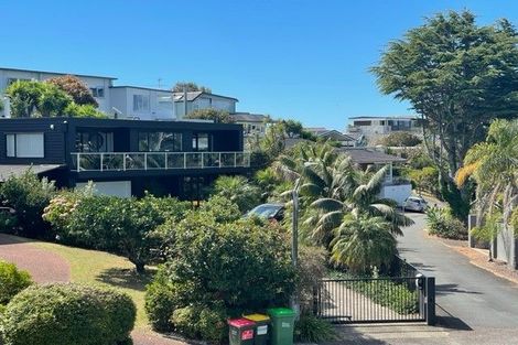 Photo of property in 1/34 Sylvan Avenue, Milford, Auckland, 0620