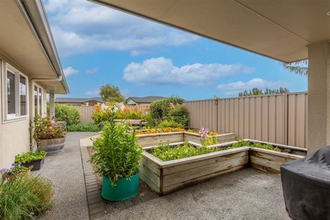 Photo of property in 2 Arthur Close, Clive, 4102