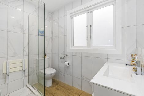 Photo of property in 105 Glendhu Road, Bayview, Auckland, 0629