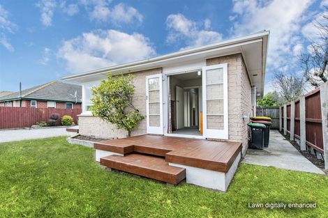Photo of property in 33 Charlcott Street, Burnside, Christchurch, 8053