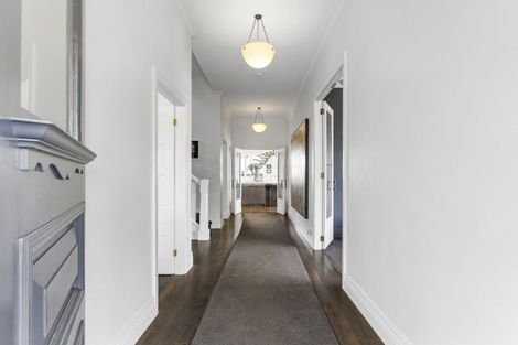 Photo of property in 4 Sentinel Road, Herne Bay, Auckland, 1011