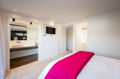 Photo of property in 9 Matipo Street, Wanaka, 9305