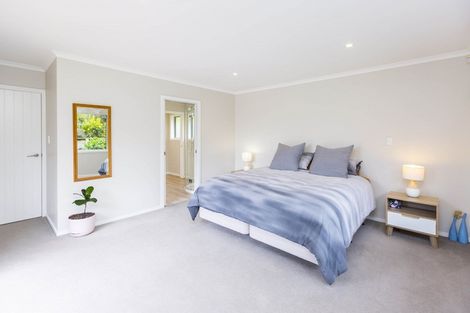 Photo of property in 1 Mckenzie Way, Timberlea, Upper Hutt, 5018