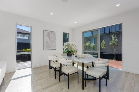 Photo of property in 10 Ian Gordon Lane, Orewa, 0931