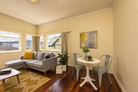 Photo of property in 2/2 Hawker Street, Mount Victoria, Wellington, 6011