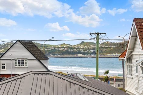 Photo of property in 210 Queens Drive, Lyall Bay, Wellington, 6022