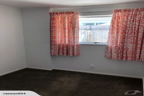 Photo of property in 3/1 Cockayne Crescent, Sunnynook, Auckland, 0620