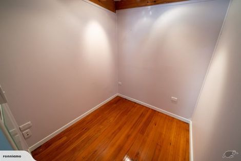 Photo of property in 32 Karekare Road, Karekare, New Lynn, 0772