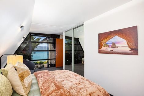 Photo of property in 377a Karaka Bay Road, Karaka Bays, Wellington, 6022