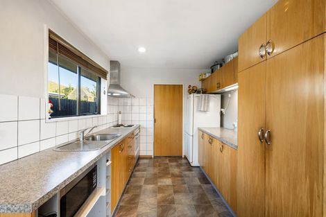 Photo of property in 18 Mauger Drive, Heathcote Valley, Christchurch, 8022