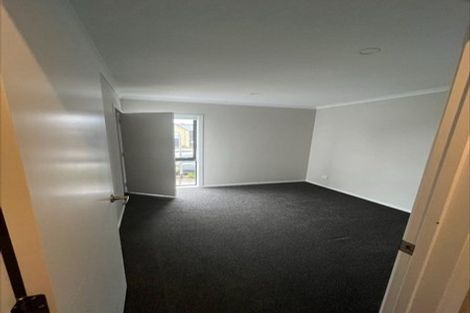 Photo of property in 2/125b Metcalfe Road, Ranui, Auckland, 0612