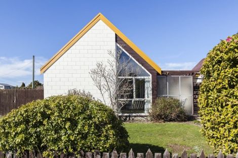 Photo of property in 19 Bentley Street, Russley, Christchurch, 8042