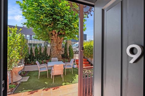 Photo of property in 9/177 Hurstmere Road, Takapuna, Auckland, 0622