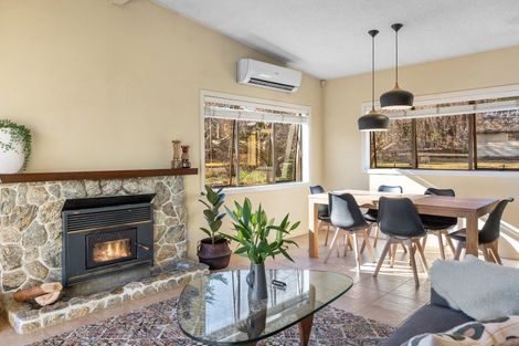 Photo of property in 261 Beacon Point Road, Wanaka, 9305