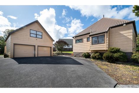 Photo of property in 18 Woodhouse Place, West Harbour, Auckland, 0618