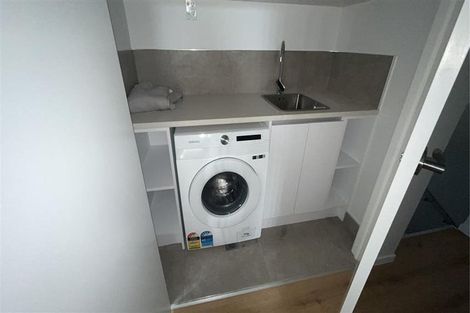 Photo of property in 2/28 Croydon Road, New Lynn, Auckland, 0600