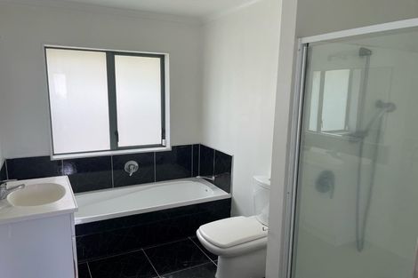 Photo of property in 10 Trillick Place, Tuakau, 2121