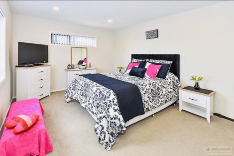 Photo of property in 54c Cambridge Terrace, Papatoetoe, Auckland, 2025