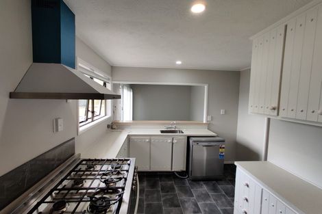 Photo of property in 3 Crestlands Place, Papakura, 2110