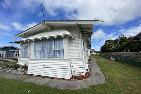 Photo of property in 9 Preston Street, Eltham, 4322