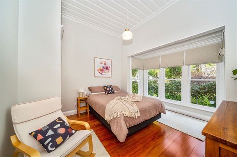 Photo of property in 1 Hunter Street, Hawera, 4610